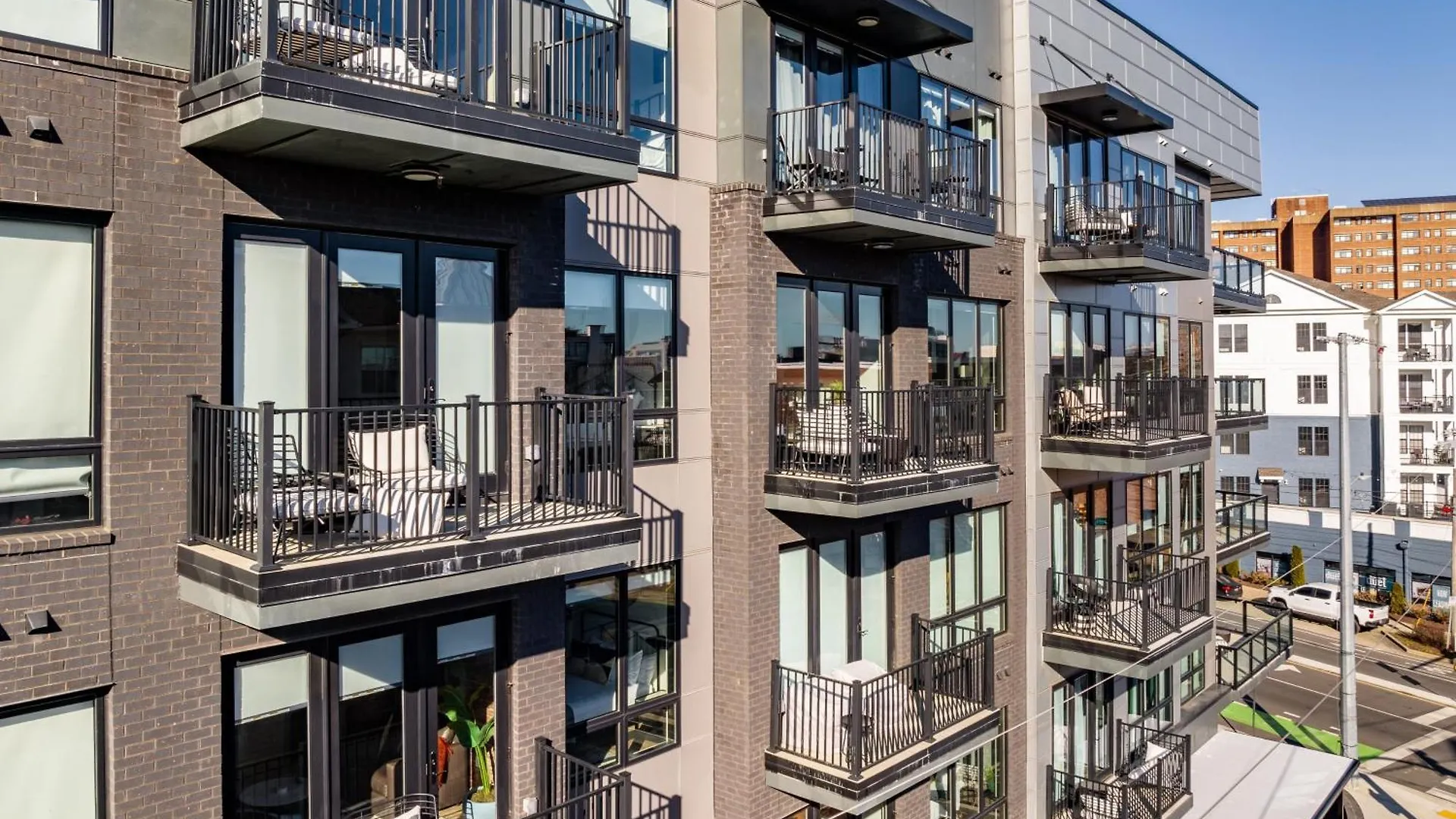 Prime Walkable Midtown Location Pool Gym Outlaws Den By Avantstay Nashville 0*,