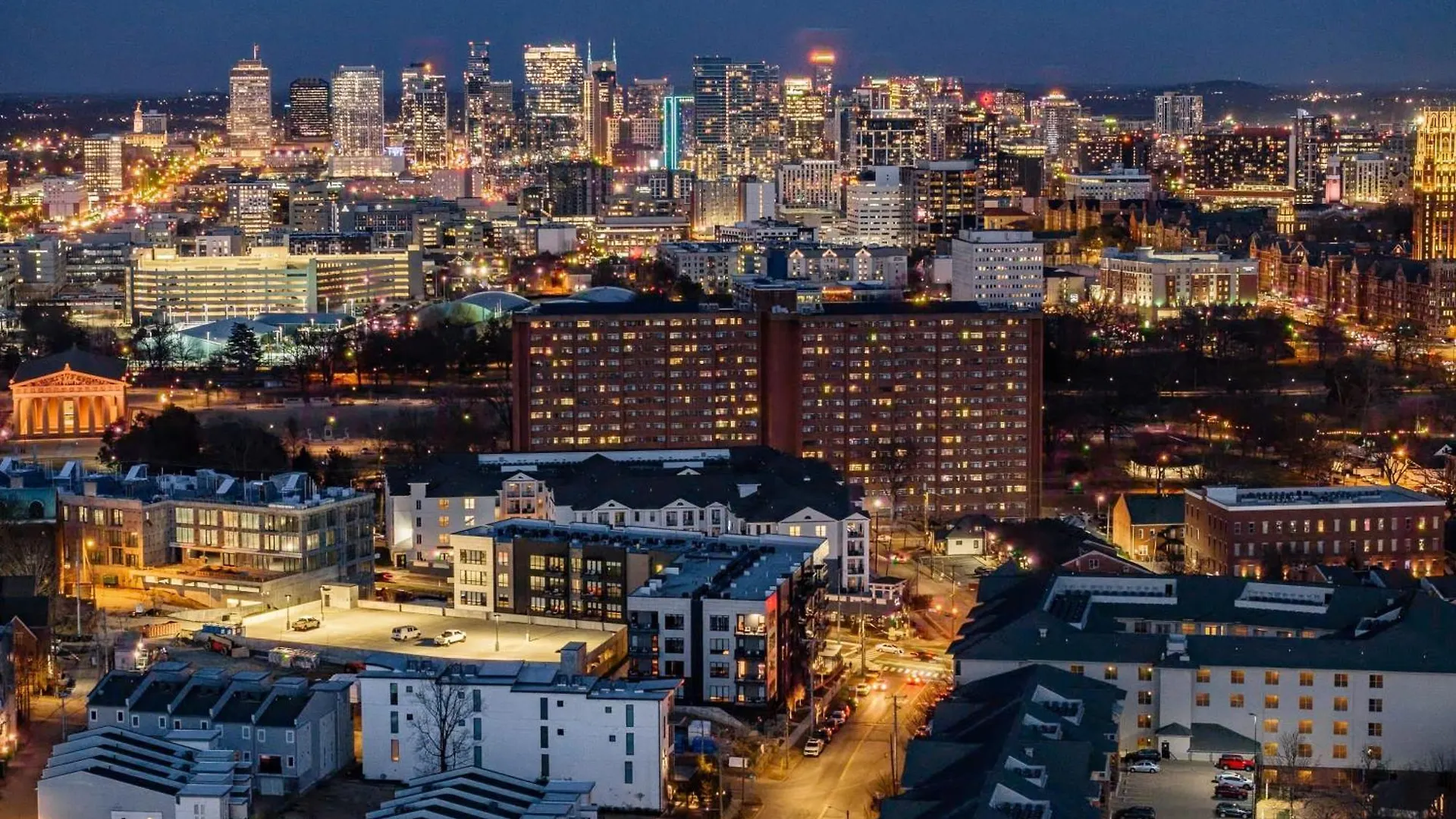 Holiday home Prime Walkable Midtown Location Pool Gym Outlaws Den By Avantstay Nashville